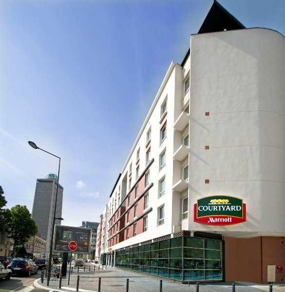 Отель Courtyard By Marriott Paris Saint Denis Экстерьер фото