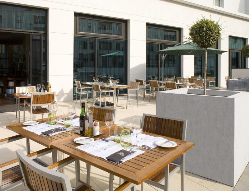 Отель Courtyard By Marriott Paris Saint Denis Экстерьер фото