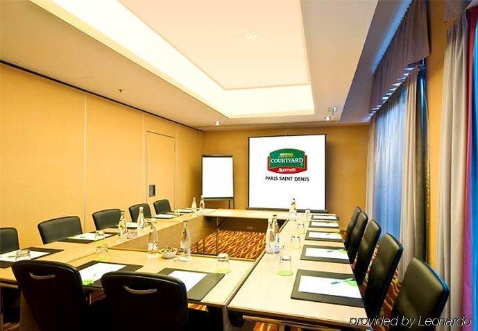 Отель Courtyard By Marriott Paris Saint Denis Удобства фото