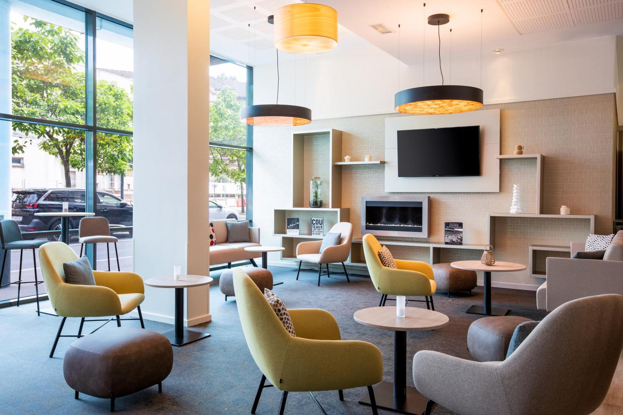 Отель Courtyard By Marriott Paris Saint Denis Экстерьер фото